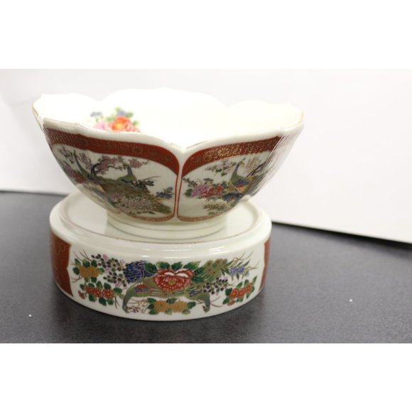 Beautiful Satsuma Japan Lotus Bowl. Peacocks flowers gold trim. Intricate Asian - Picture 1 of 12